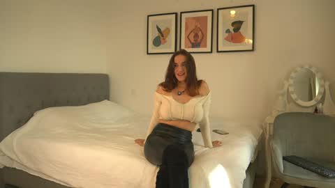 Snapshot of hell_lo chatting on 26, 2, 2026 Lorette Lory online show from 26, 2, 2026