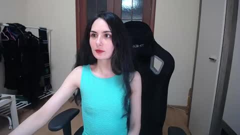 Snapshot of hella_helen chatting on 19, 5, 2026 Helen online show from 19, 5, 2026