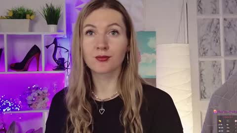 Alisia  Monday to Friday from 10 am to 4 pm GMT 2 online show from 24, 1, 2025