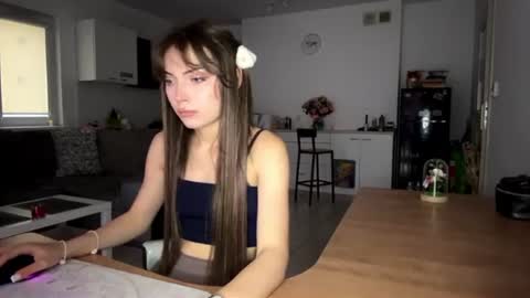 hellyluxury online show from 17, 7, 2026