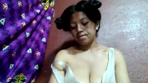 Snapshot of henitsaldy chatting on 24, 4, 2026 henitsaldy online show from 24, 4, 2026