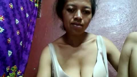 Snapshot of henitsaldy chatting on 2, 5, 2026 henitsaldy online show from 2, 5, 2026