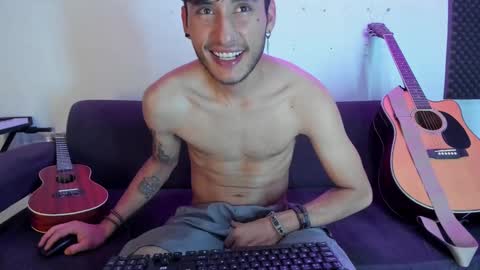 Snapshot of henrik_senn chatting on 4, 12, 2024 henrik_senn online show from 4, 12, 2024