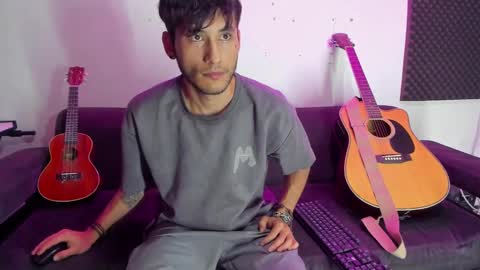 Snapshot of henrik_senn chatting on 4, 12, 2024 henrik_senn online show from 4, 12, 2024