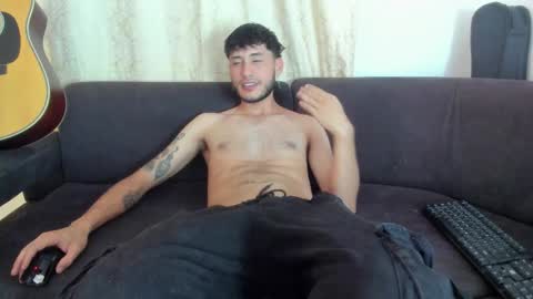 Snapshot of henrik_senn chatting on 20, 9, 2025 henrik_senn online show from 20, 9, 2025