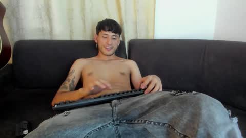 Snapshot of henrik_senn chatting on 24, 9, 2025 henrik_senn online show from 24, 9, 2025