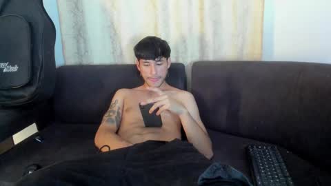 Snapshot of henrik_senn chatting on 15, 10, 2025 henrik_senn online show from 15, 10, 2025