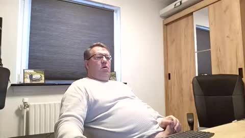 henrikrp1971 online show from 9, 2, 2026