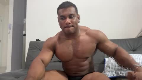 Snapshot of henrimusclee chatting on 17, 1, 2025 Henri online show from 17, 1, 2025