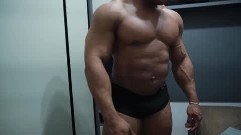 Snapshot of henrimusclee chatting on 4, 11, 2025 Henri online show from 4, 11, 2025