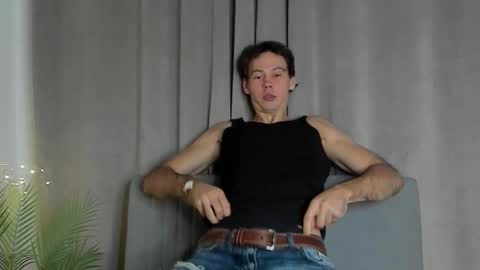 Snapshot of henrystrick chatting on 4, 12, 2025 Henry online show from 4, 12, 2025