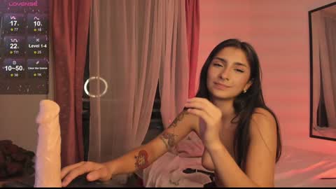 Hello I am Valentina independent Colombian model I love sensuality and pleasure welcome online show from 2, 12, 2024