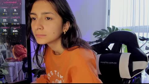 Hello I am Valentina independent Colombian model I love sensuality and pleasure welcome online show from 30, 12, 2024
