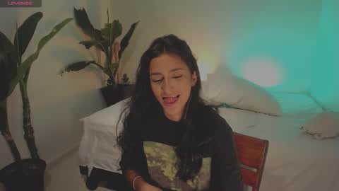 Snapshot of hera_069 chatting on 25, 11, 2025 Hello I am Valentina independent Colombian model I love sensuality and pleasure welcome online show from 25, 11, 2025