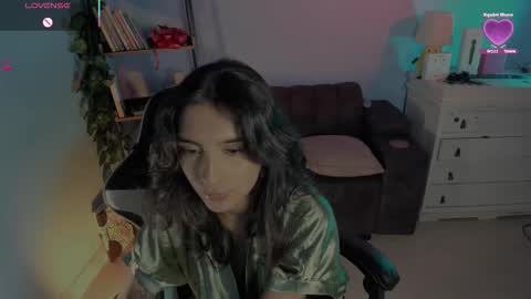 Hello I am Valentina independent Colombian model I love sensuality and pleasure welcome online show from 18, 3, 2026