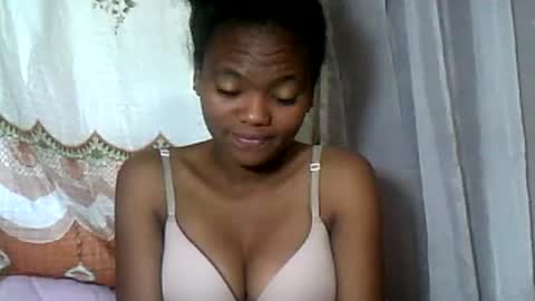 Snapshot of herisse01 chatting on 1, 7, 2026 herisse01 online show from 1, 7, 2026