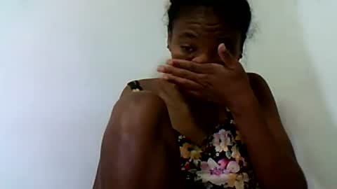 Snapshot of herisse01 chatting on 27, 7, 2026 herisse01 online show from 27, 7, 2026