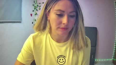 Snapshot of hestesiaxx chatting on 4, 12, 2024 Hestesiaxx online show from 4, 12, 2024