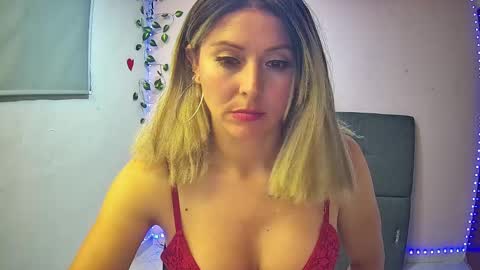 Snapshot of hestesiaxx chatting on 13, 12, 2024 Hestesiaxx online show from 13, 12, 2024