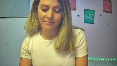 Snapshot of hestesiaxx chatting on 27, 11, 2025 Hestesiaxx online show from 27, 11, 2025