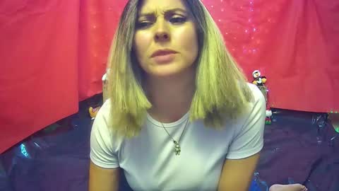 Snapshot of hestesiaxx chatting on 22, 12, 2025 Hestesiaxx online show from 22, 12, 2025