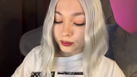Snapshot of hey_nora_ chatting on 25, 6, 2026 Nora online show from 25, 6, 2026