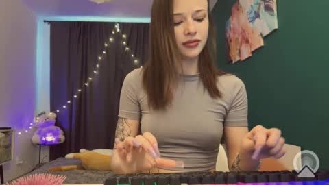 Snapshot of hhotbabyy chatting on 8, 4, 2026 Diana online show from 8, 4, 2026