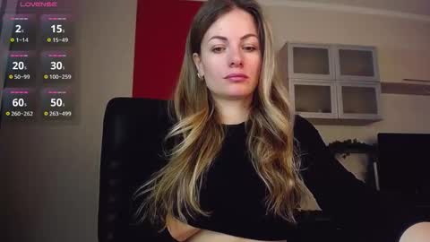 Snapshot of hi_bye_ chatting on 9, 11, 2025 Lina online show from 9, 11, 2025