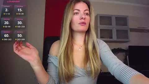 Snapshot of hi_bye_ chatting on 21, 11, 2025 Lina online show from 21, 11, 2025