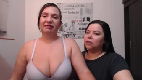 Snapshot of hidden_tinna chatting on 17, 9, 2025 Tinna online show from 17, 9, 2025