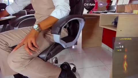 Snapshot of hiddenoffice chatting on 27, 12, 2024 George online show from 27, 12, 2024