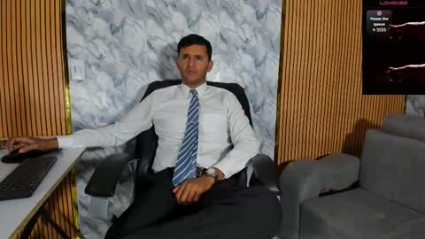 Snapshot of hiddenoffice chatting on 11, 9, 2025 George online show from 11, 9, 2025