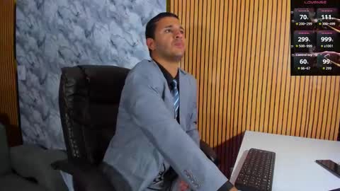 Snapshot of hiddenoffice chatting on 25, 9, 2025 George online show from 25, 9, 2025