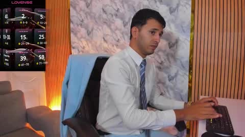 Snapshot of hiddenoffice chatting on 8, 10, 2025 George online show from 8, 10, 2025