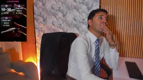 Snapshot of hiddenoffice chatting on 12, 10, 2025 George online show from 12, 10, 2025