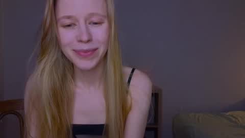 Snapshot of hihi_im_chloe chatting on 18, 11, 2025 Chloe online show from 18, 11, 2025