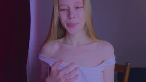 Snapshot of hihi_im_chloe chatting on 1, 2, 2026 Chloe online show from 1, 2, 2026