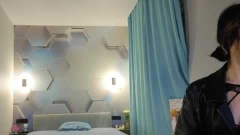 HIHIKA online show from 26, 4, 2026