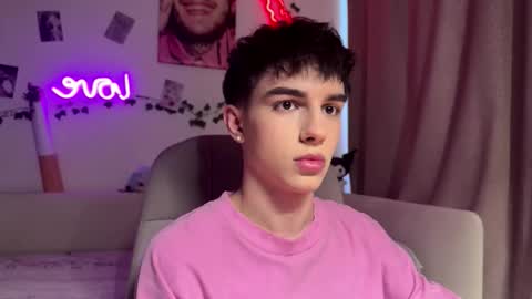 Snapshot of hiidear chatting on 3, 3, 2026 twinkvadusha online show from 3, 3, 2026