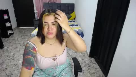 Snapshot of hilary_eva chatting on 13, 2, 2025 lia online show from 13, 2, 2025