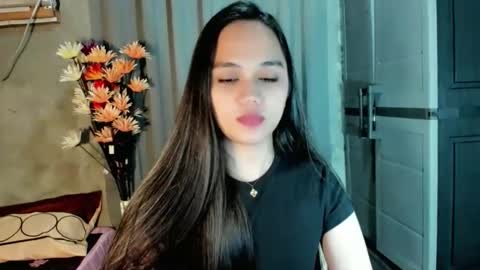 hilarymolly online show from 3, 3, 2026