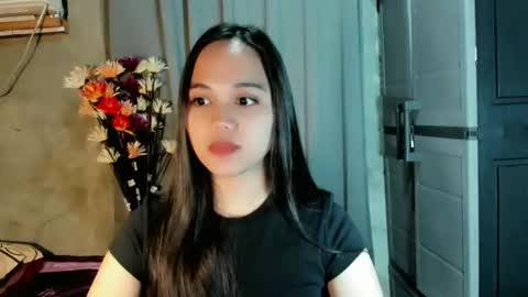 hilarymolly online show from 7, 4, 2026