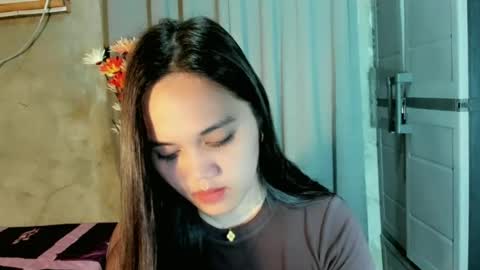 Snapshot of hilarymolly chatting on 19, 6, 2026 hilarymolly online show from 19, 6, 2026