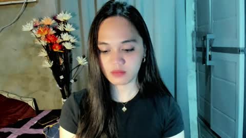 Snapshot of hilarymolly chatting on 17, 7, 2026 hilarymolly online show from 17, 7, 2026