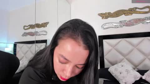 Snapshot of hillary_chen chatting on 9, 9, 2025 Hillary online show from 9, 9, 2025