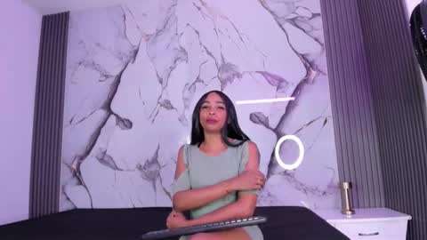 Snapshot of hillarytonsonx chatting on 10, 9, 2025 Hillarytonsonx online show from 10, 9, 2025