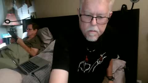 TwoDaddies online show from 11, 1, 2026