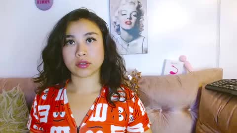 Snapshot of hinataleecs chatting on 5, 1, 2025 hinata lee online show from 5, 1, 2025