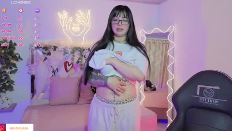 Snapshot of hinna_tay chatting on 8, 11, 2025 HINNA online show from 8, 11, 2025