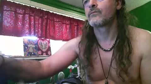 Snapshot of hippiedad333 chatting on 7, 5, 2026 hippiedad333 online show from 7, 5, 2026